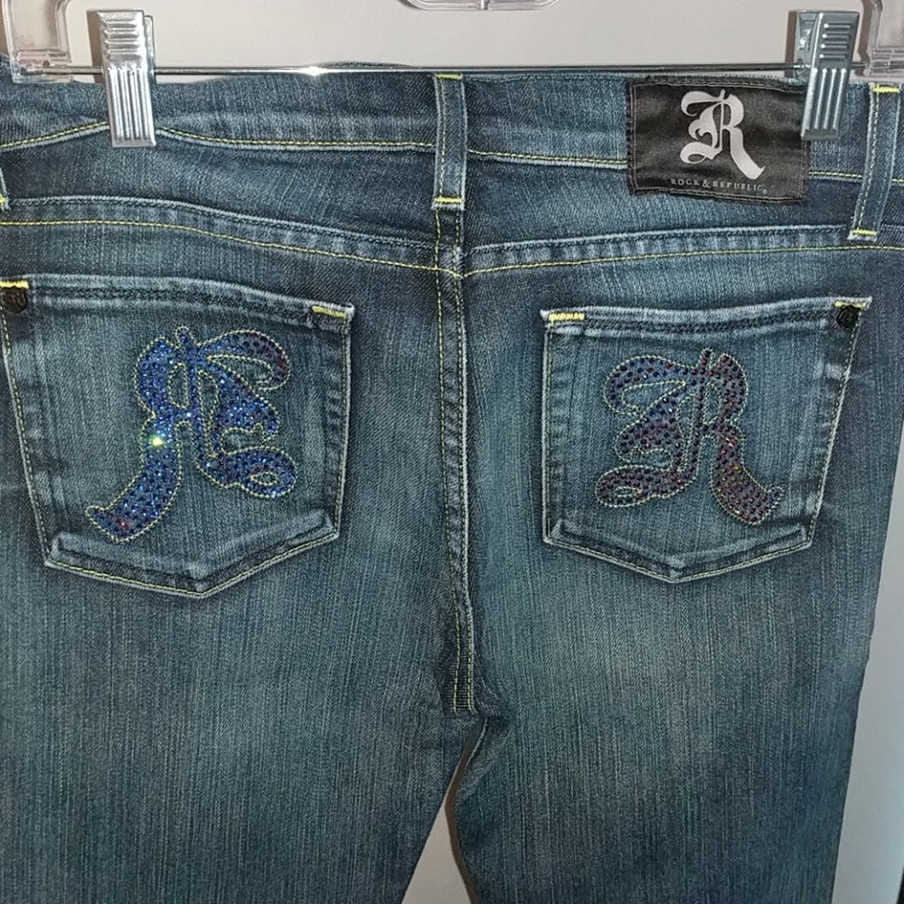 Rock and Republic rhinestone pocket blue jeans